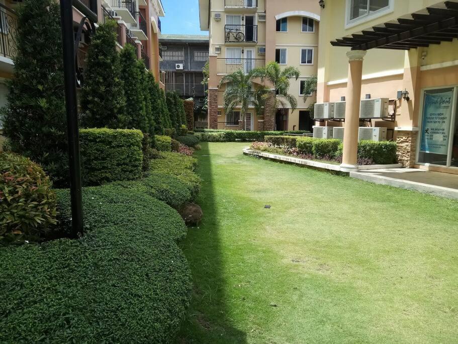 Italian Inspired Tropical-Themed Studio Condo Davao Exterior photo