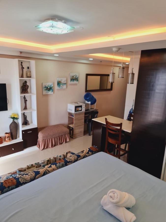 Italian Inspired Tropical-Themed Studio Condo Davao Exterior photo