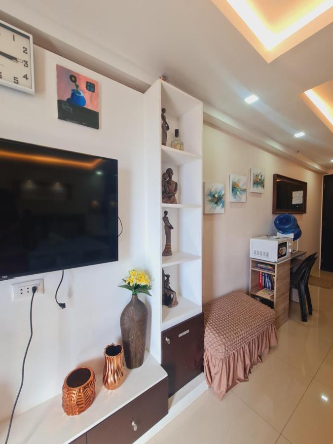 Italian Inspired Tropical-Themed Studio Condo Davao Exterior photo